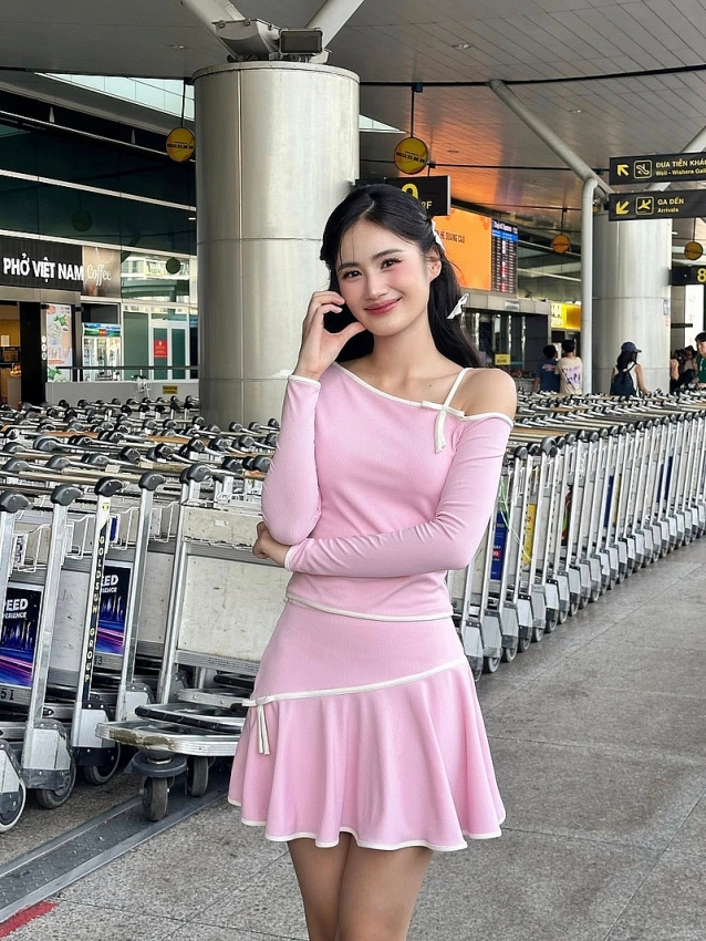 Ý Nhi rạng rỡ sang Úc du học, bạn trai Anh Kiệt gây chú ý khi liên tục vắng mặt