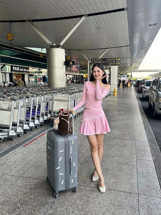 Ý Nhi rạng rỡ sang Úc du học, bạn trai Anh Kiệt gây chú ý khi liên tục vắng mặt