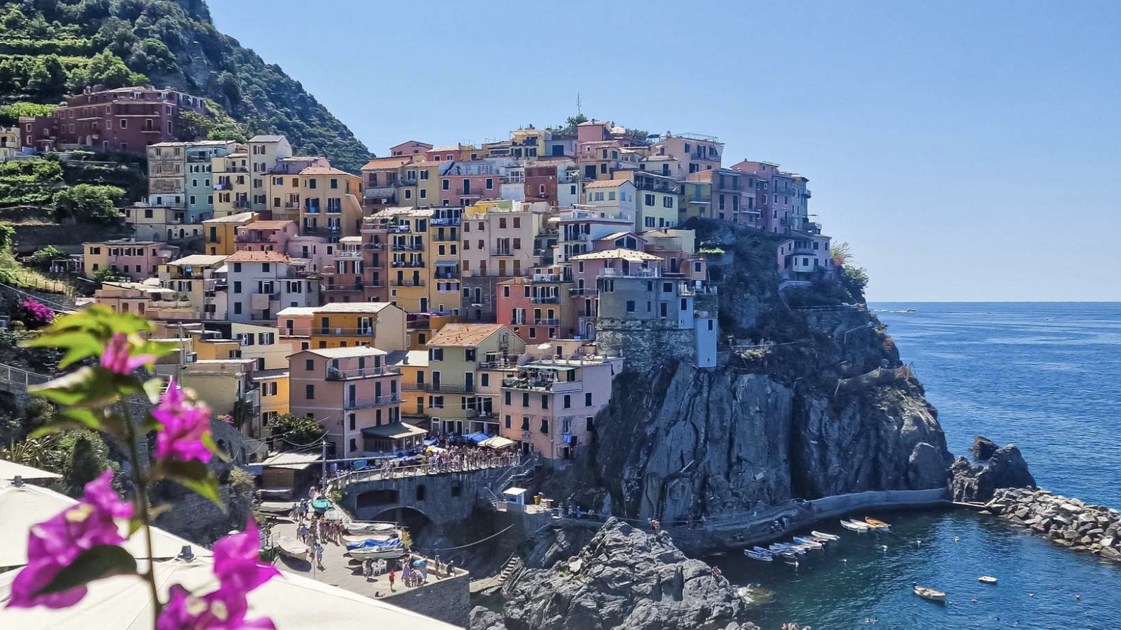 Manarola - ngôi làng sắc màu bên bờ biển nước Ý