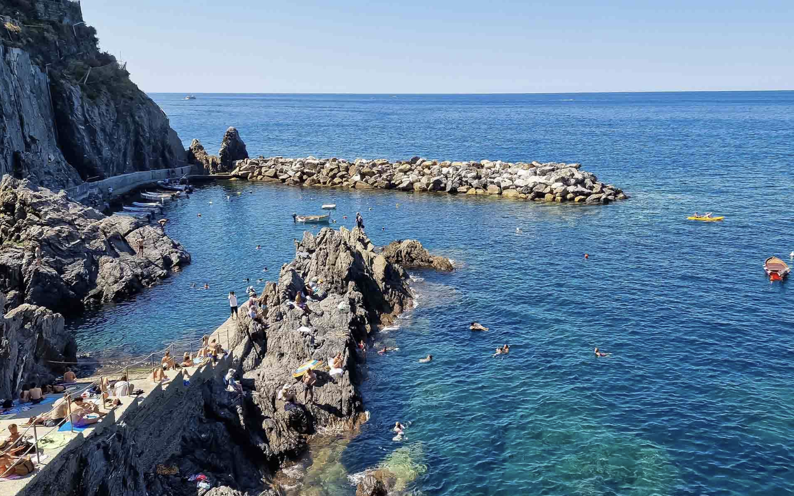 Manarola - ngôi làng sắc màu bên bờ biển nước Ý