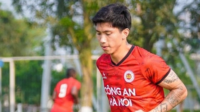 Đoàn Văn Hậu báo tin kém vui tới HLV Kim Sang Sik