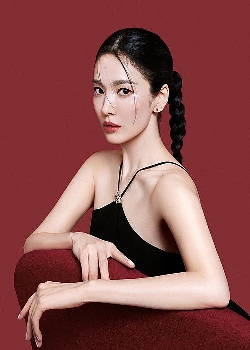 Song Hye Kyo đẹp trong veo thời thanh xuân, quyến rũ ở tuổi U45