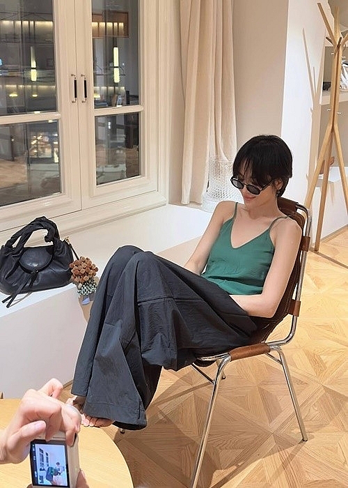 Song Hye Kyo đẹp trong veo thời thanh xuân, quyến rũ ở tuổi U45