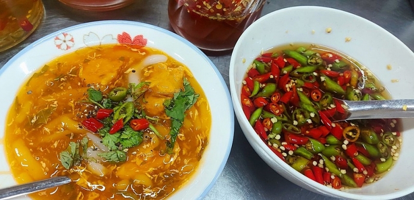 Foodtour chợ Cồn đặc sản nào khiến du khách “mê chữ ê kéo dài”?