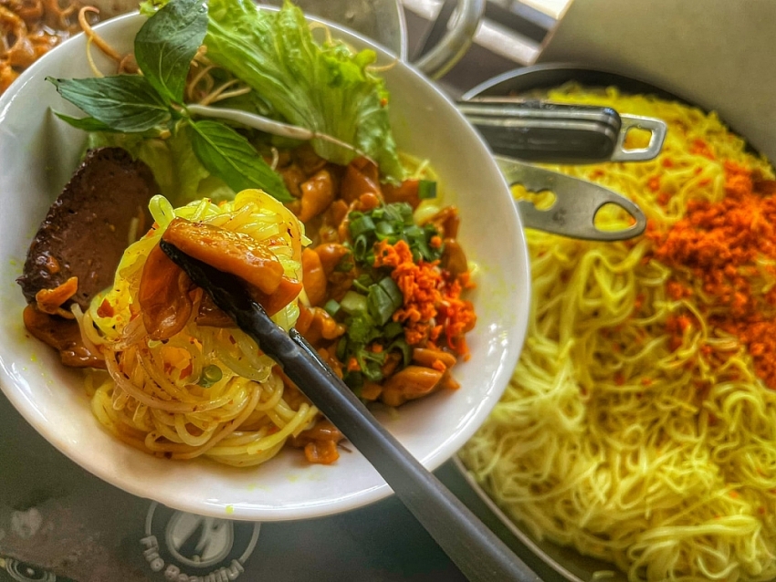 Foodtour chợ Cồn đặc sản nào khiến du khách “mê chữ ê kéo dài”?