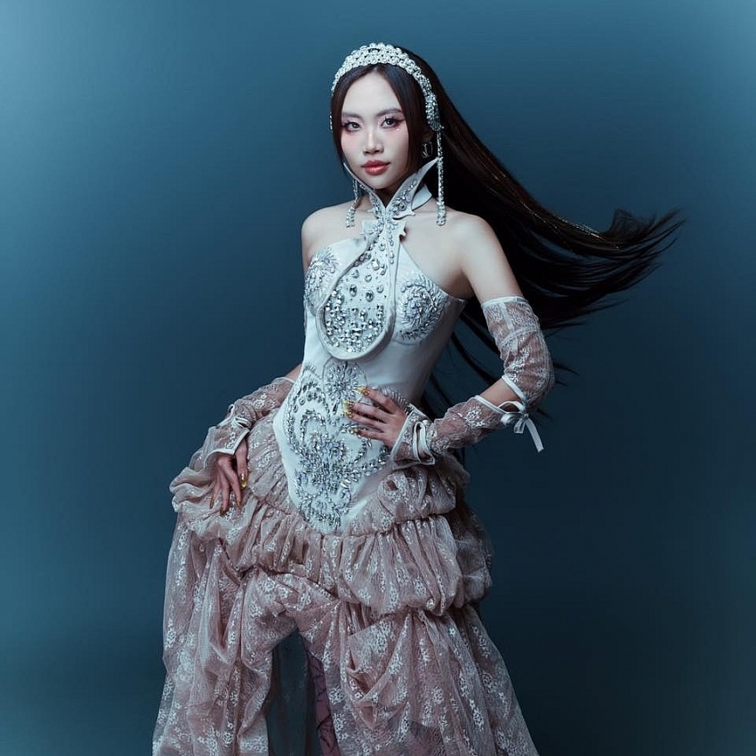 Phương Mỹ Chi thay đổi ngoạn mục, ngày càng xinh đẹp và thời thượng