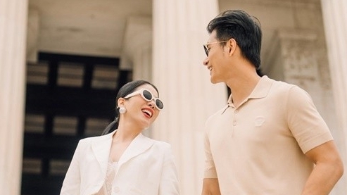 Lệ Quyên - Lâm Bảo Châu tình tứ sau tin đồn thất thiệt