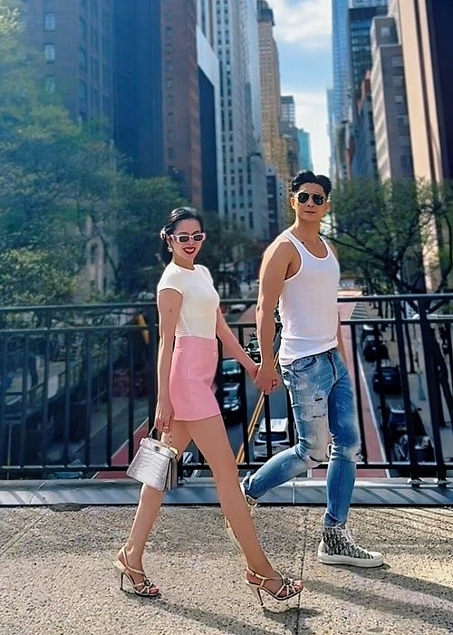 Lệ Quyên - Lâm Bảo Châu tình tứ sau tin đồn thất thiệt
