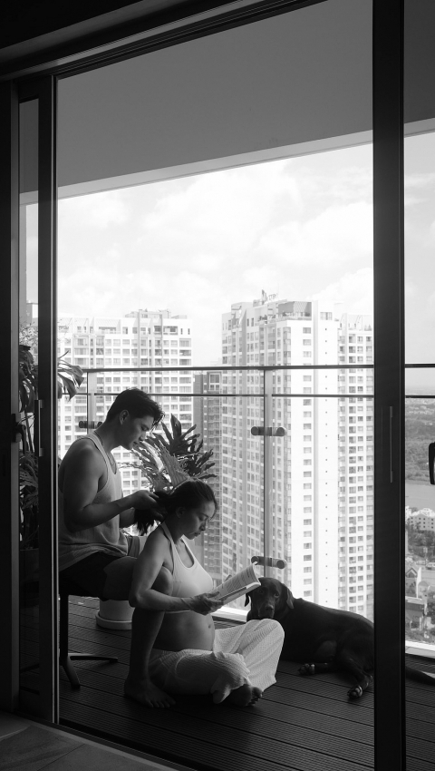 Hình ảnh Ngô Thanh Vân - Huy Trần bên con gái đầu lòng Hình ảnh Ngô Thanh Vân - Huy Trần bên con gái đầu lòng