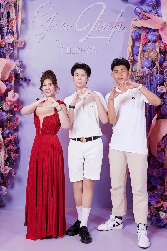 Hai quý tử bảnh như hotboy của Phước Sang - Kim Thư