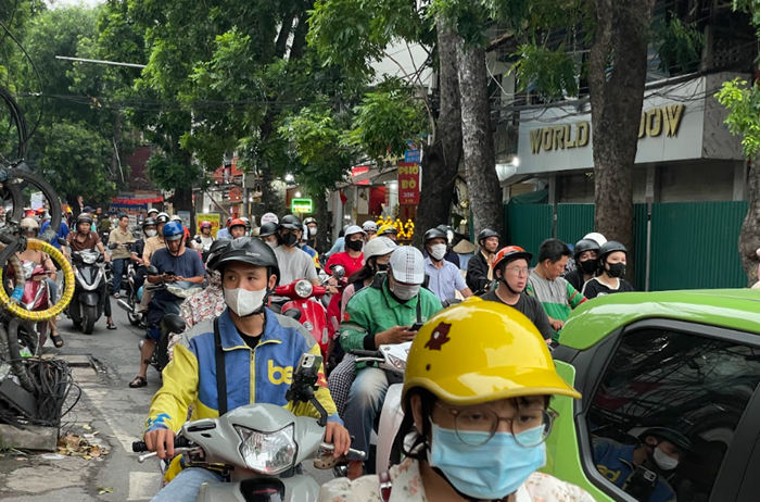2 luồng ý kiến về quy định cấm xe máy chạy xăng lưu thông trong vành đai 1 Hà Nội