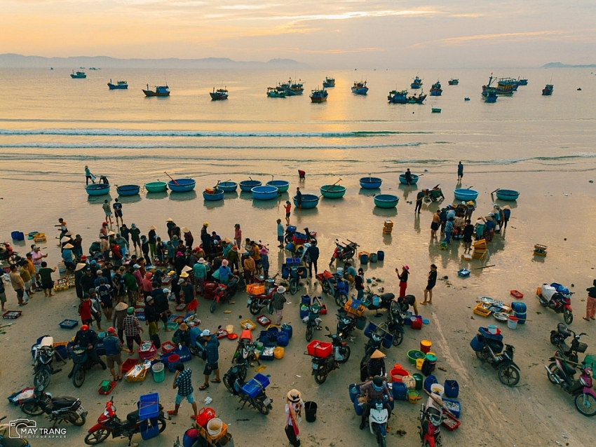 Làng chài Ninh Thủy có gì khiến du khách mê mẩn?