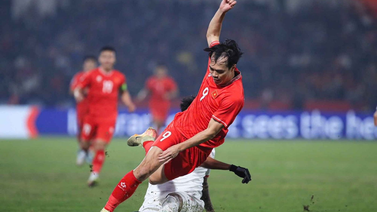 Tiền đạo Nguyễn Văn Toàn phẫu thuật thành công