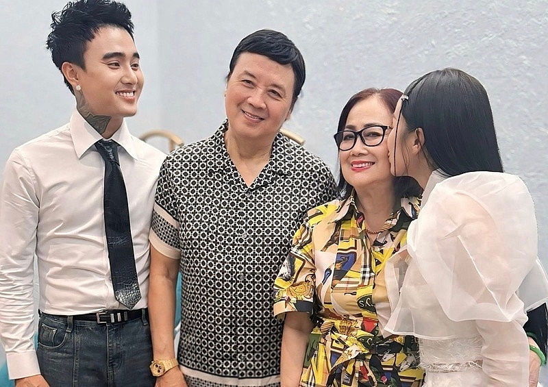 Rapper Đạt G - Bảo Ngọc dính như sam sau đám cưới