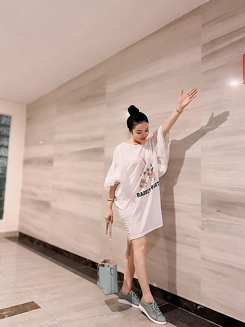 Ca sĩ Tân Nhàn khoe sắc vóc gợi cảm đón tuổi mới