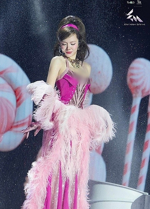 Phương Ly tỏa sáng trong chung kết Em xinh say hi