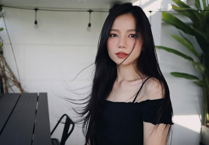 Nhan sắc xinh đẹp của Lê Hạ Anh “Mưa đỏ”