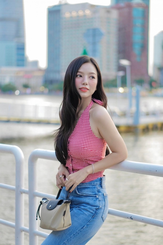 Nhan sắc xinh đẹp của Lê Hạ Anh “Mưa đỏ”