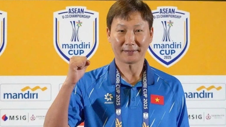 HLV Kim Sang Sik khó dẫn dắt tuyển Việt Nam trong tháng 9