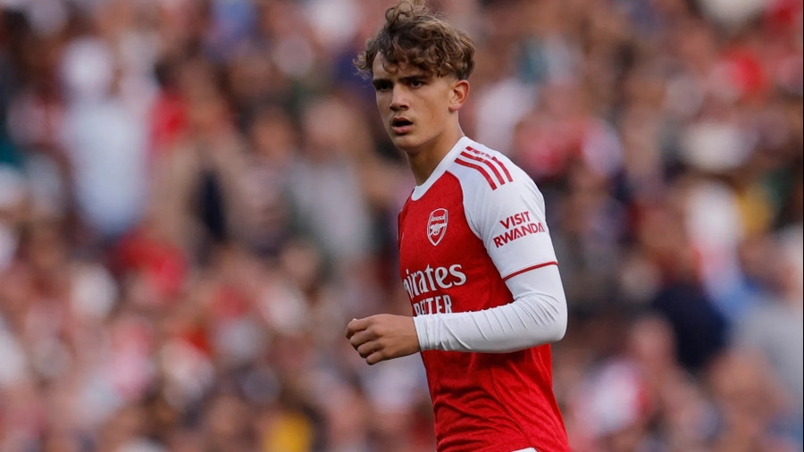 Thần đồng Dowman đi vào lịch sử Arsenal và Ngoại hạng Anh