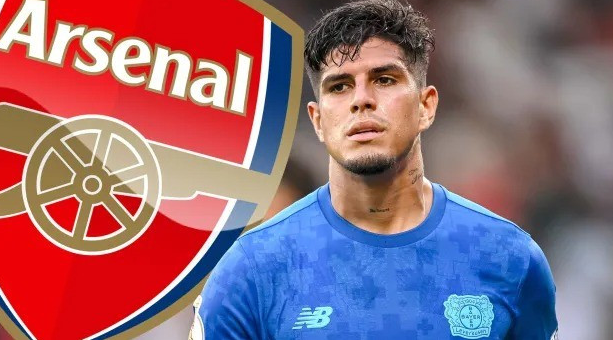 Arsenal nhắm kích hoạt điều khoản 52 triệu bảng Anh với Piero Hincapie