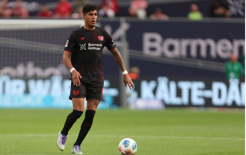 Arsenal nhắm kích hoạt điều khoản 52 triệu bảng Anh với Piero Hincapie