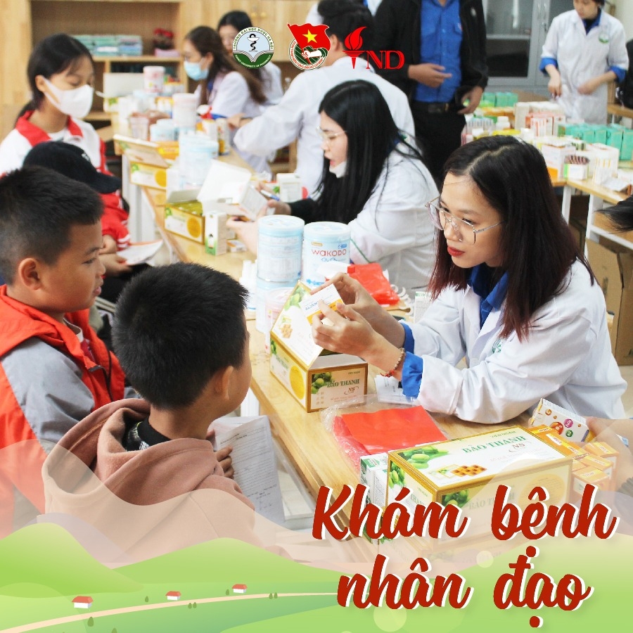 Đoàn Cán bộ - Sinh viên Trường ĐHDHN khám chữa bệnh phát thuốc miễn phí cho đồng bào miền núi năm 2024