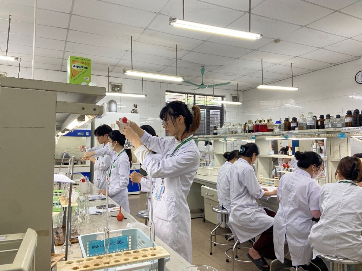 Trường Đại học Dược Hà Nội phấn đấu trở thành Đại học đổi mới sáng tạo