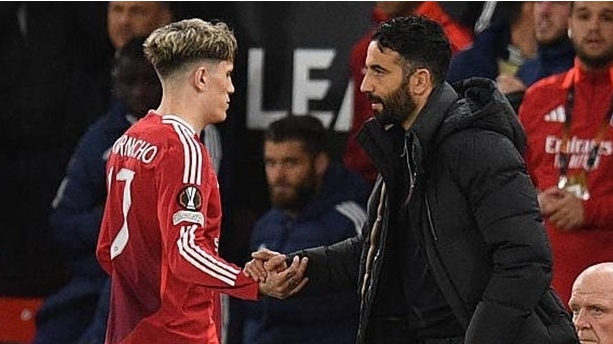 Man United bán ngôi sao với giá không tưởng