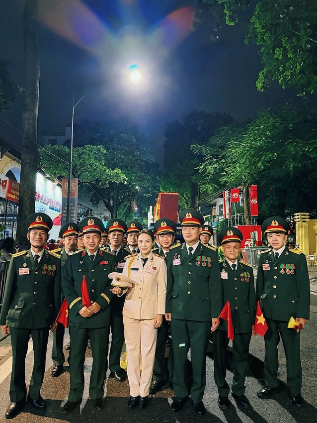Dàn sao Việt rạng rỡ, dậy từ 1h sáng chuẩn bị Tổng duyệt diễu hành 2/9