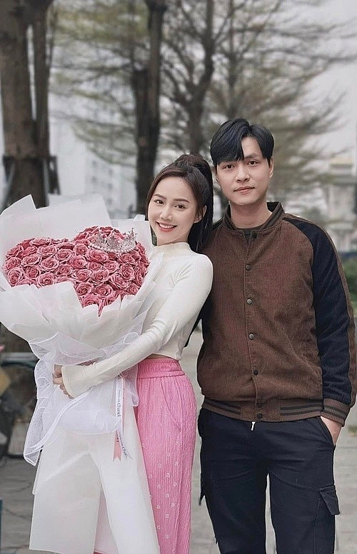 Cặp đôi phim VTV gây chú ý khi tham gia diễu binh A80