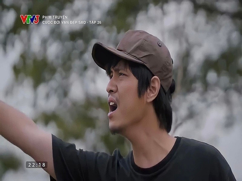 Cặp đôi phim VTV gây chú ý khi tham gia diễu binh A80