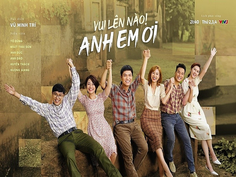 Cặp đôi phim VTV gây chú ý khi tham gia diễu binh A80