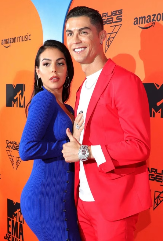 Ronaldo tổ chức ‘đám cưới cổ tích’ với bạn gái tại nơi đặc biệt Ronaldo tổ chức ‘đám cưới cổ tích’ với bạn gái tại nơi đặc biệt