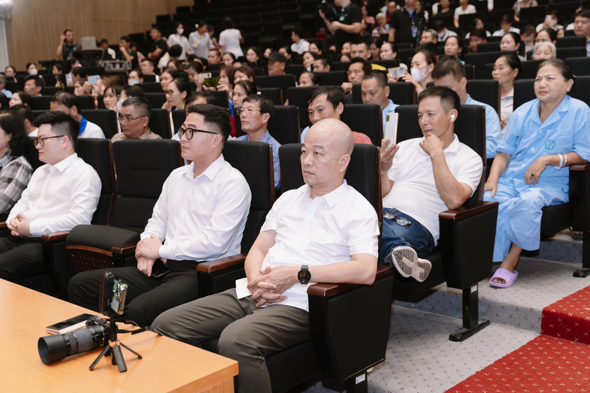 Khúc Ca Blouse Trắng 2026