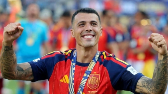 Lamine Yamal hối thúc Barcelona chiêu mộ Pedro Porro để hoàn thiện hành lang phải