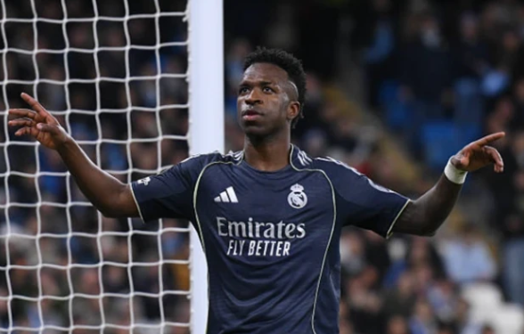 Vinicius Jr đứng trước ngã rẽ sự nghiệp: Ở lại Real Madrid hay trở thành hạt nhân tại Arsenal?