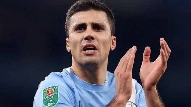Barcelona sẵn sàng chi 70 triệu euro nhằm hoàn tất thương vụ chiêu mộ Rodri từ Man City