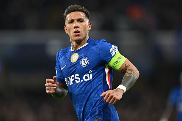 Tương lai Enzo Fernandez và bài toán chiến thuật 3-4-2-1 của HLV Xabi Alonso tại Chelsea