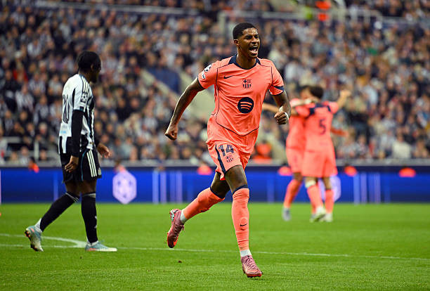 Giữ chân Marcus Rashford là nước cờ tài chính và chuyên môn khôn ngoan của Manchester United