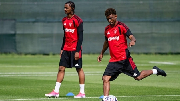 Man Utd từ bỏ du đấu thương mại: Bước ngoặt chiến thuật tại Carrington trước mùa giải 2026/27