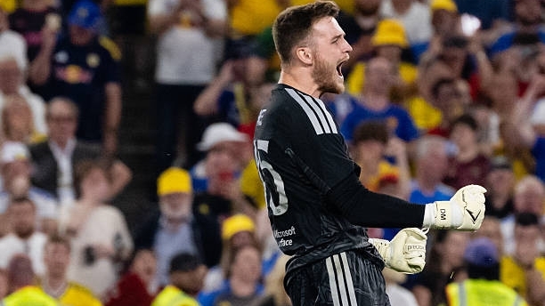 Manchester United hạ Leeds trên chấm 11m: Carrick ngợi khen bản lĩnh sao trẻ Jack Fletcher