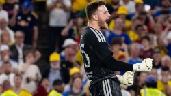 Manchester United hạ Leeds trên chấm 11m: Carrick ngợi khen bản lĩnh sao trẻ Jack Fletcher