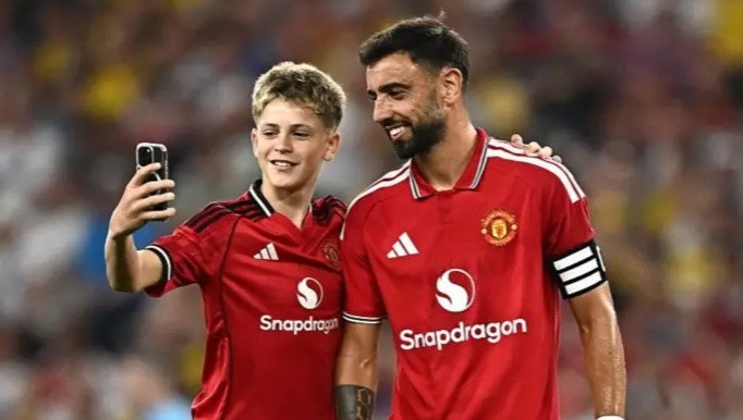 Bruno Fernandes và quyết định tương lai tại Manchester United trước điều khoản 57 triệu bảng Bruno Fernandes và quyết định tương lai tại Manchester United trước điều khoản 57 triệu bảng