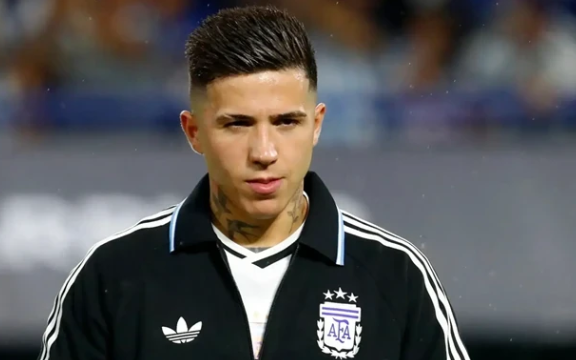 Chelsea ra tối hậu thư buộc Manchester City phải chi đủ 120 triệu bảng vụ Enzo Fernandez