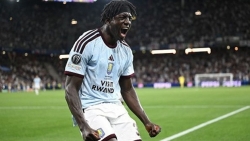 Tiền đạo 17 tuổi Brian Madjo xô đổ kỷ lục 30 năm của Patrick Kluivert tại Siêu cúp châu Âu