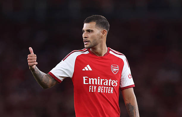 Bruno Guimaraes ra mắt ấn tượng: Chìa khóa nâng tầm tuyến giữa Arsenal trận hòa Como 1-1