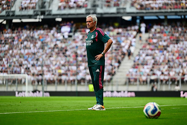 Jose Mourinho tái thiết Real Madrid: Bài toán giải phóng Jude Bellingham và hàng công cùng Mbappe