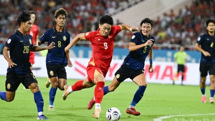 Nguyễn Đình Bắc dẫn đầu cuộc đua Vua phá lưới ASEAN Championship 2026