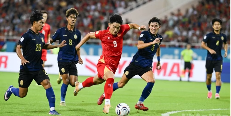Nguyễn Đình Bắc dẫn đầu cuộc đua Vua phá lưới ASEAN Championship 2026 Nguyễn Đình Bắc dẫn đầu cuộc đua Vua phá lưới ASEAN Championship 2026